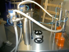sivi-dolum-makineleri - yari-otomatik-dolum-makinasi